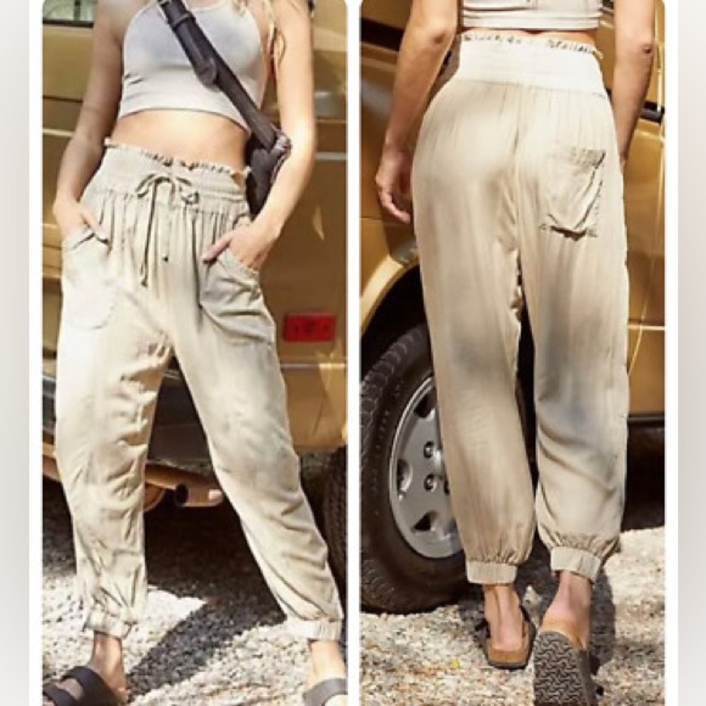 Hollister High-Rise Jogger Pants - Tan